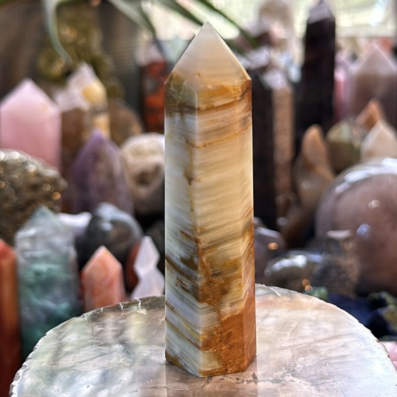 🎄Sale🎄Green Onyx Crystal Point! - Picture 4 of 6